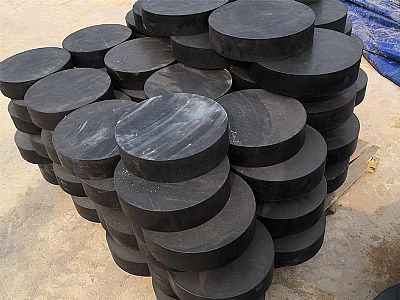 乌拉特前旗板式橡胶支座由若干层橡胶片与薄钢板经加压硫化